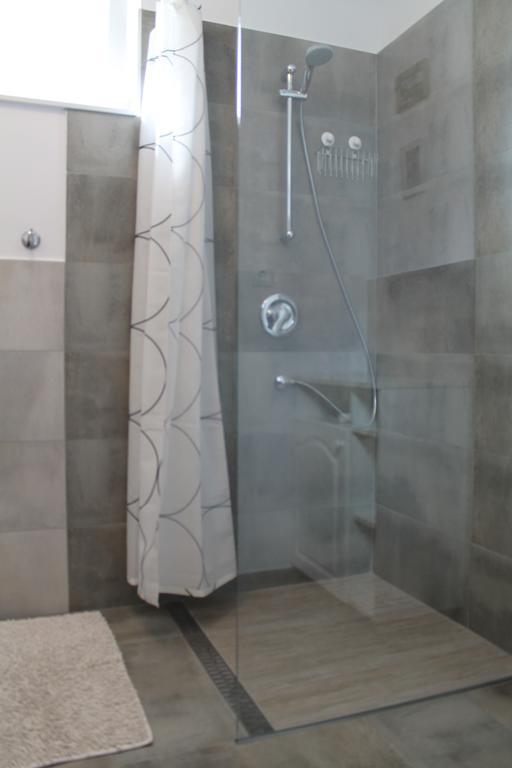 Apartman Nikol Apartment ตีฮานี ภายนอก รูปภาพ